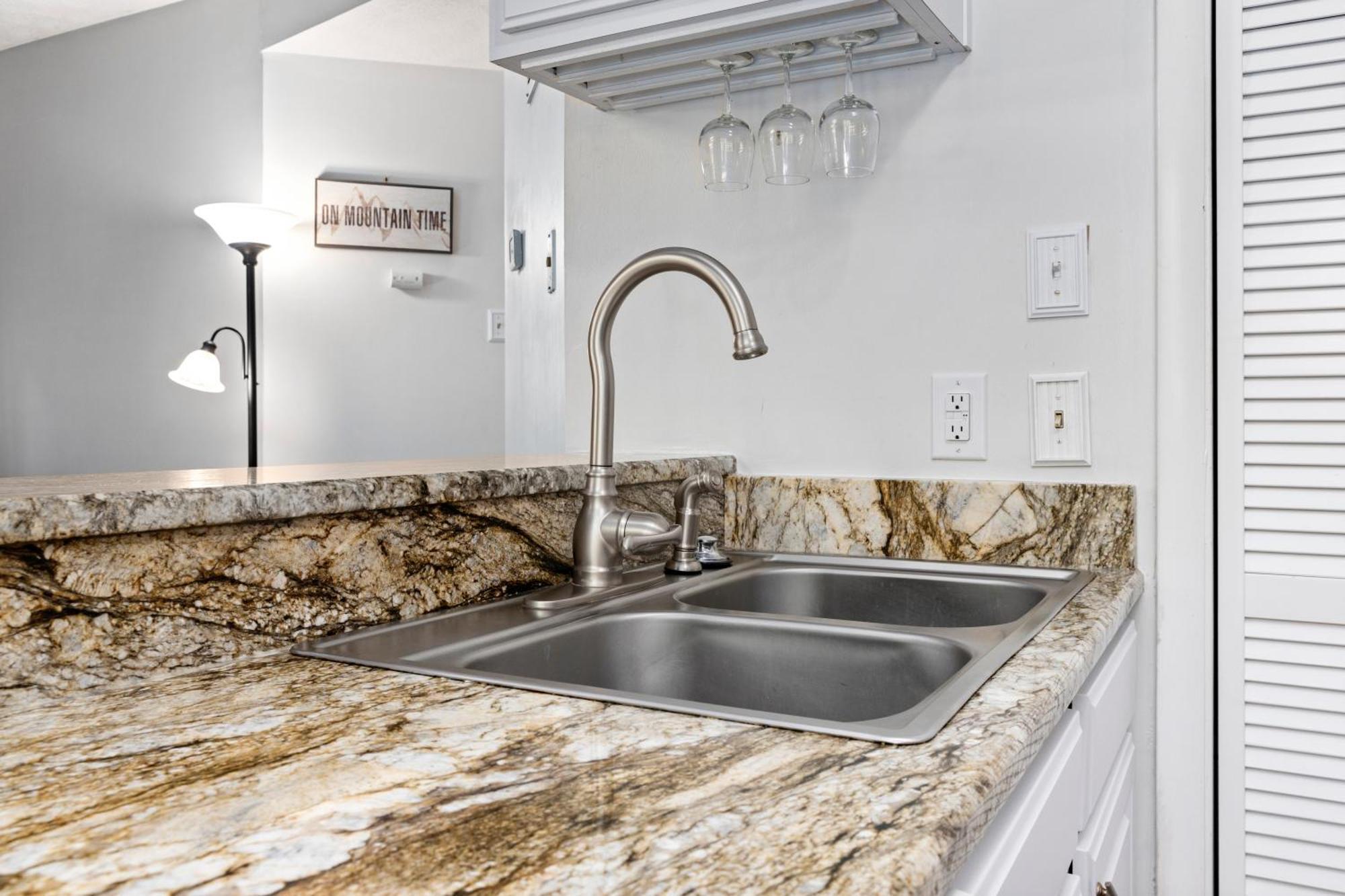 Cozy Condo In Wintergreen Resort That Sleeps 4! Lyndhurst Екстер'єр фото